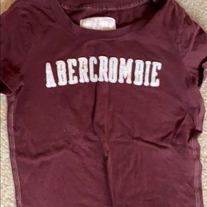 Marroon Abercrombie & Fitch t shirt (Worn once)